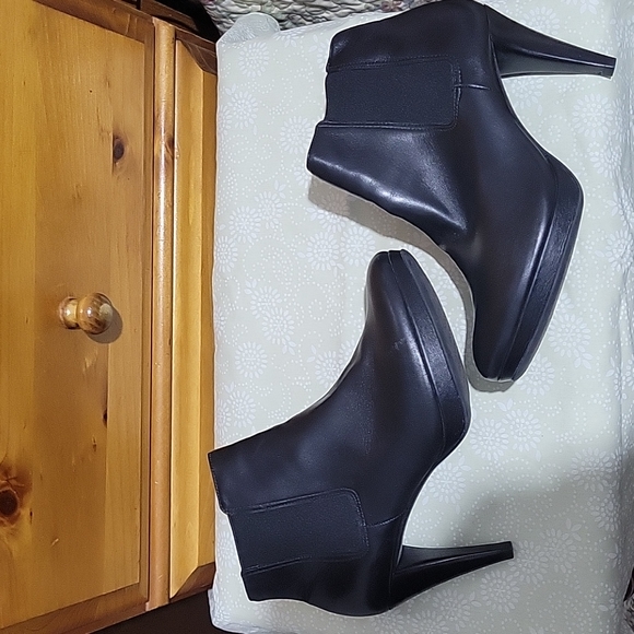 Antonio Melani ankle booties - Picture 3 of 7